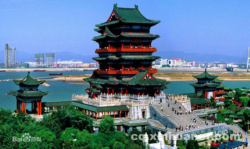 这8座楼中，哪4座属于 中国的“江南四大名楼”？