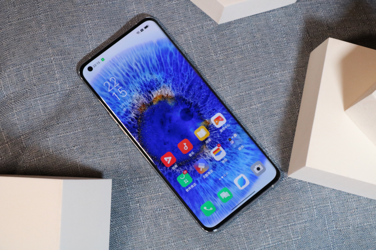 OPPO Find X5 Pro开箱：自研芯片+极致外观，不愧是颜值天花板