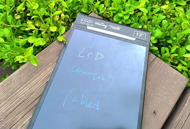 保护孩子从孩提抓起，LCD电子手写板充分解决此问题