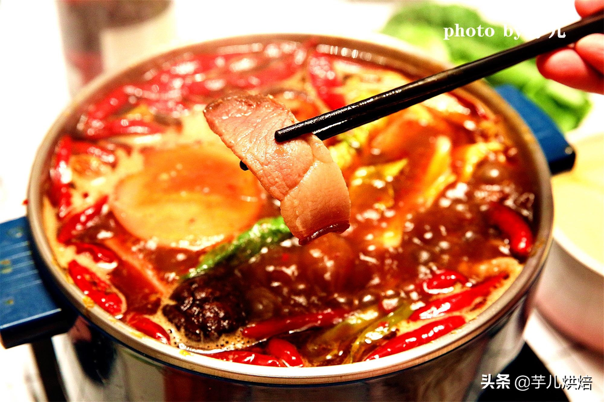 特殊时期火锅家里吃，教你熬底料的秘诀，麻辣鲜香比火锅店还好吃