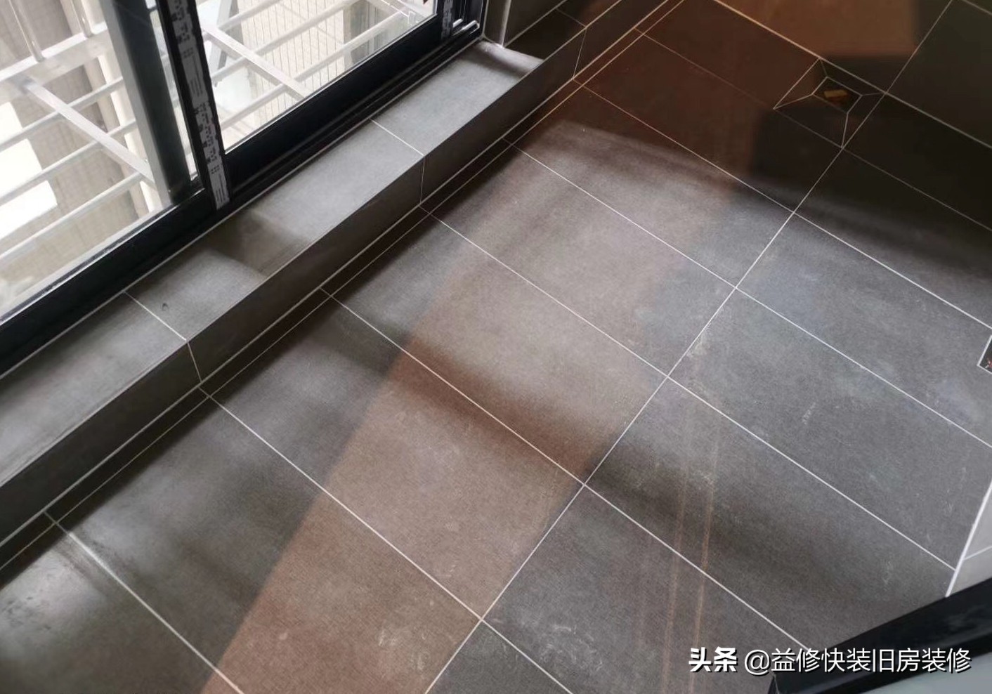 铺地砖人工多少钱一平，怎么避免装修泥工师傅乱报价
