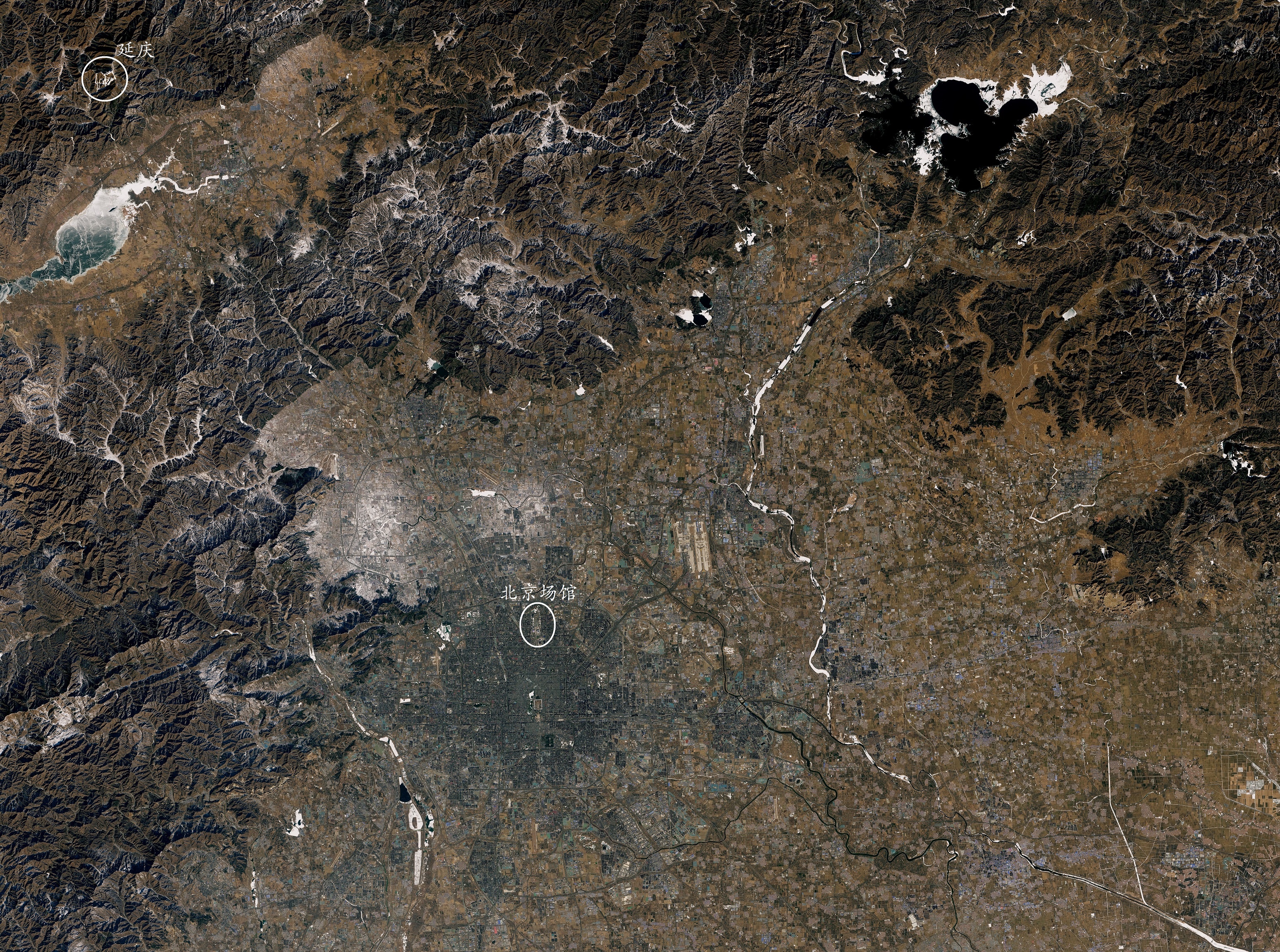 利用北京市高清卫星图，来看看北京2022年冬奥会的场馆分布情况