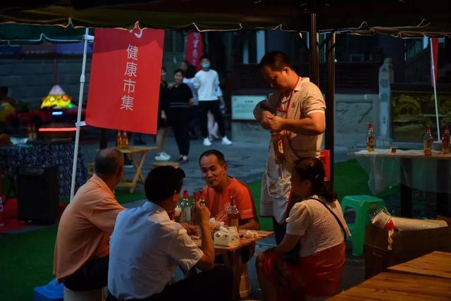 重庆地摊经济火了，哪里能摆摊？渝中已经饱和，南岸最热闹