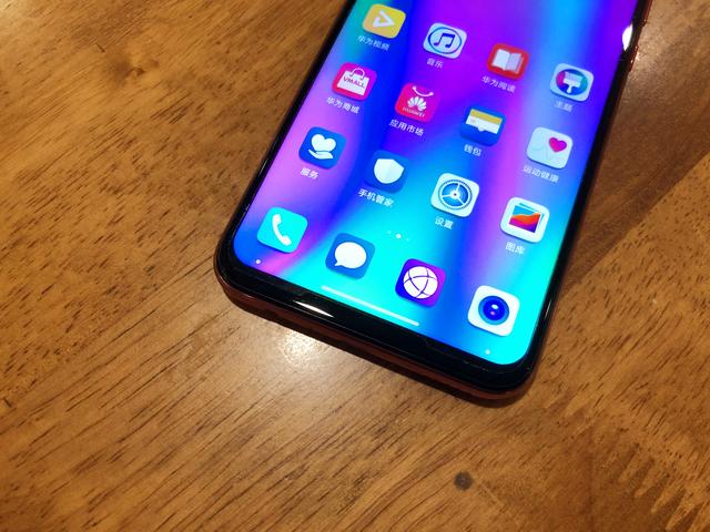 荣耀10青春版上手评测：最潮渐变千元机，性价比再度突破