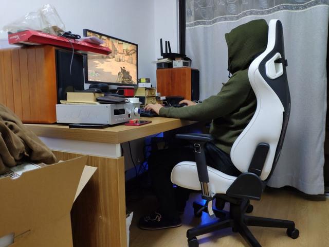坐过人体工学椅的再用电竞椅，神乎其神的优缺点对比分享