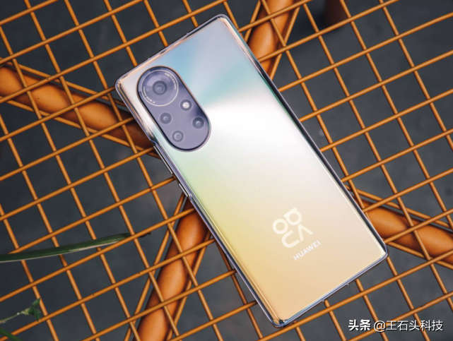 华为nova 8 Pro真机上手，优点很明显，缺点一针见血