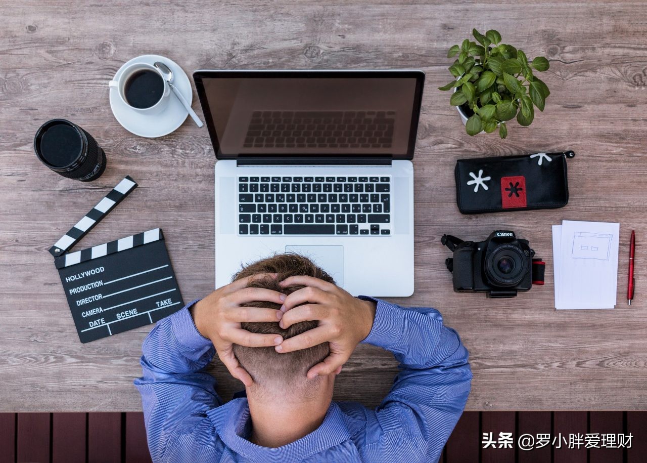 每月副业收入过万，远超本职收入，是怎样的体验？