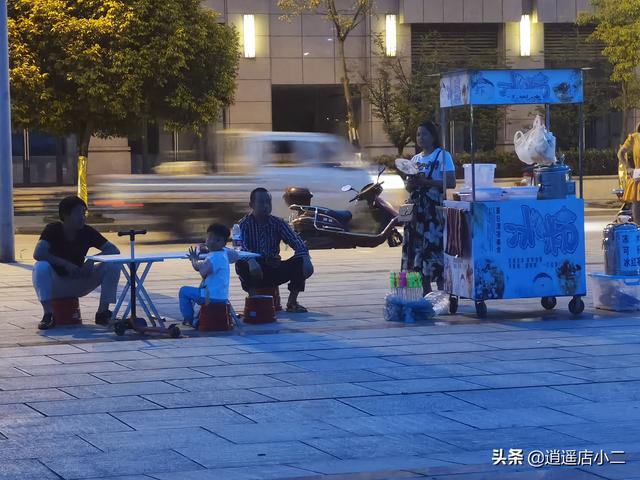 全民摆地摊，让人欢喜让人忧，一个老地摊人的忠告