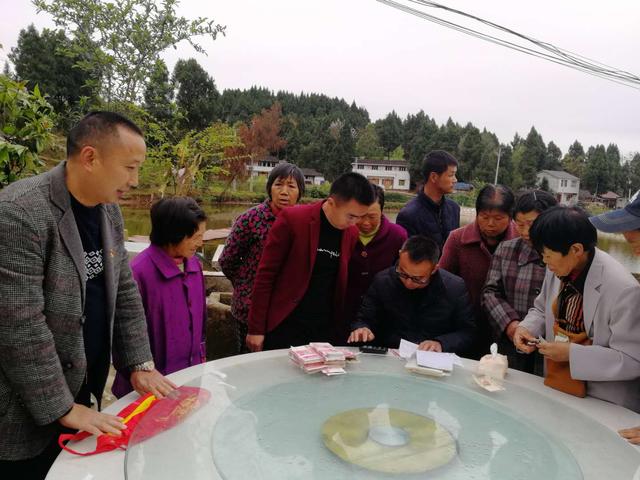 返乡农民工回乡创业让村民乐开了花！