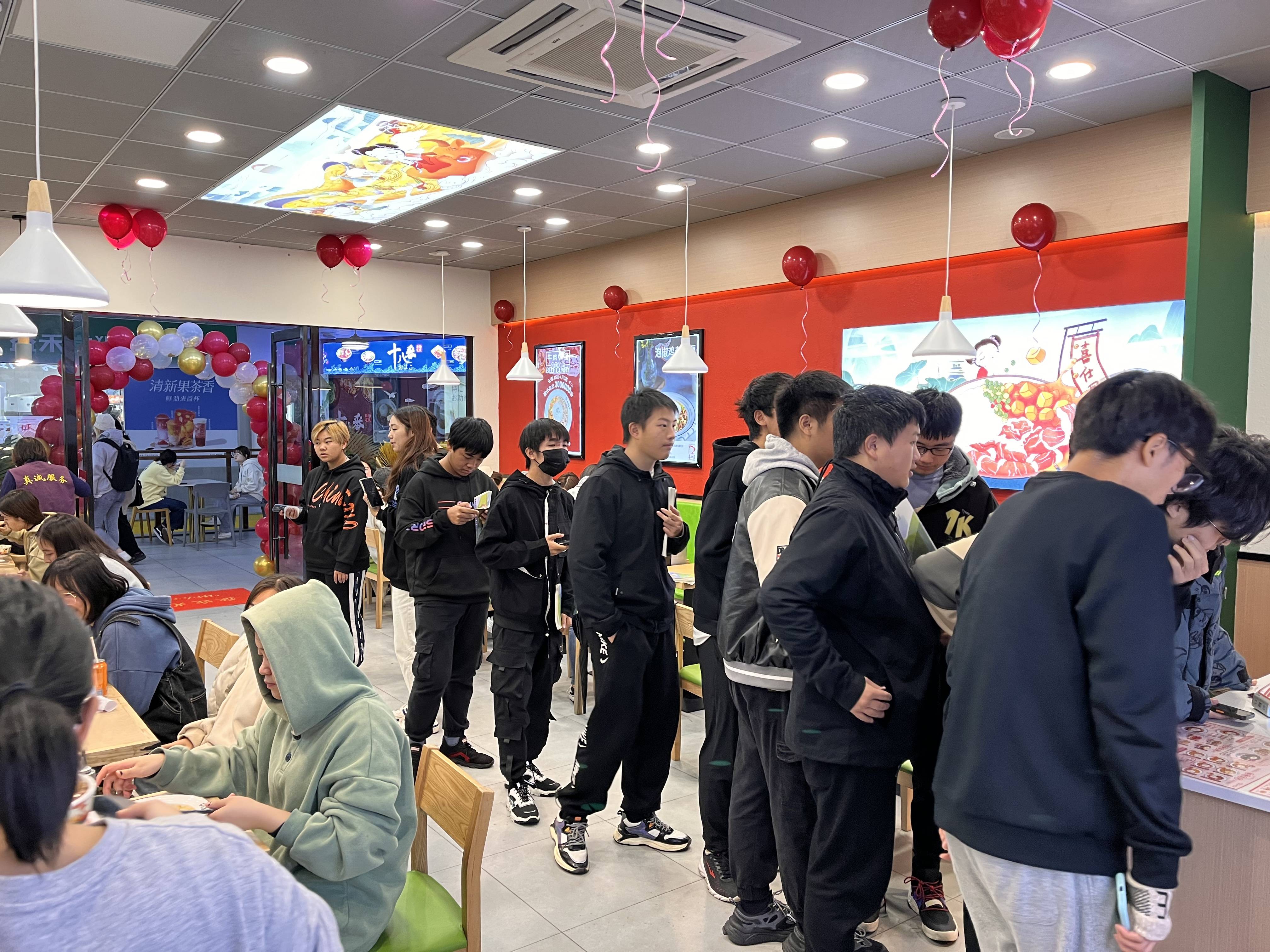 开快餐店成本高不高，开家喜仕屋投资大吗？