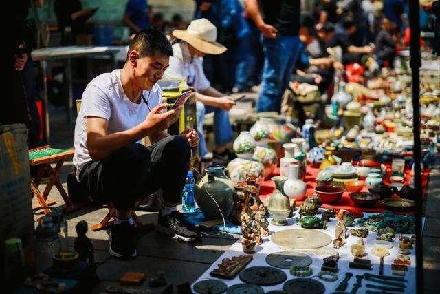 练摊秘笈：摆地摊什么东西最好卖？