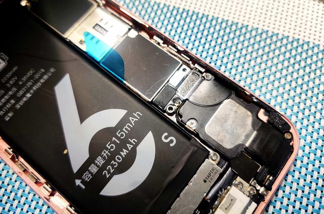 又省了购买新IPhone的钱，苹果6S更换一块电池 修修补补再战3年