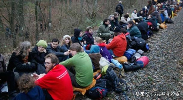 德国宣布于2022年全面弃核，那他们用什么发电呢？用爱发电吗？