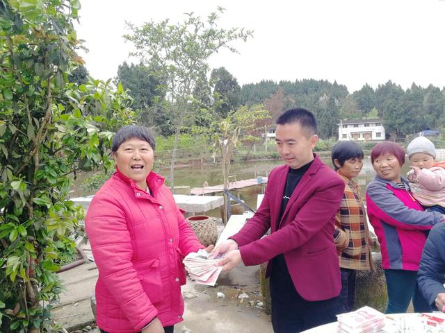 返乡农民工回乡创业让村民乐开了花！