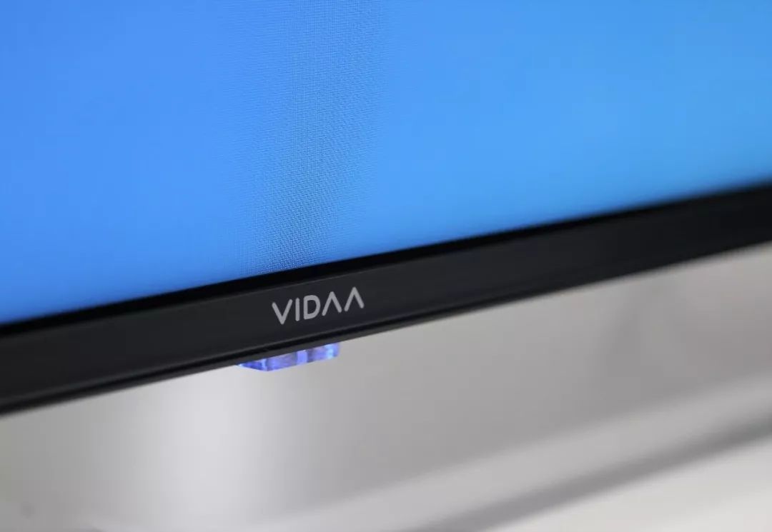 VIDAA智能电视实测：AI语音、大屏K歌，年轻人买得起玩得嗨