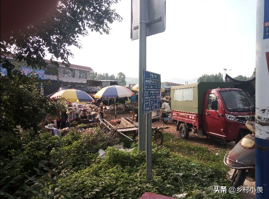 摆地摊卖什么最赚钱，最受欢迎，看这几个摊位