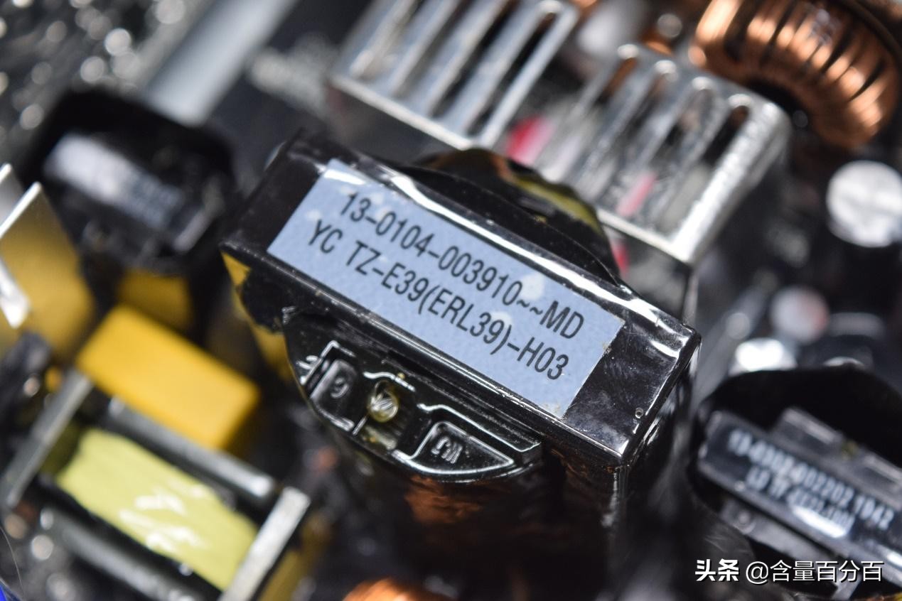 除了日系电容还有什么？骨伽GEX650W静音电源拆解点评