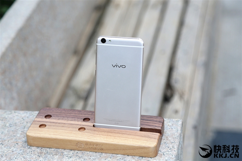 自拍残暴！最火国产智能手机vivo X7深度评测：2498元