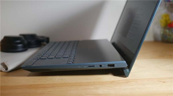 华硕ZenBook Duo全面评测：高颜值、强性能的双屏笔记本电脑
