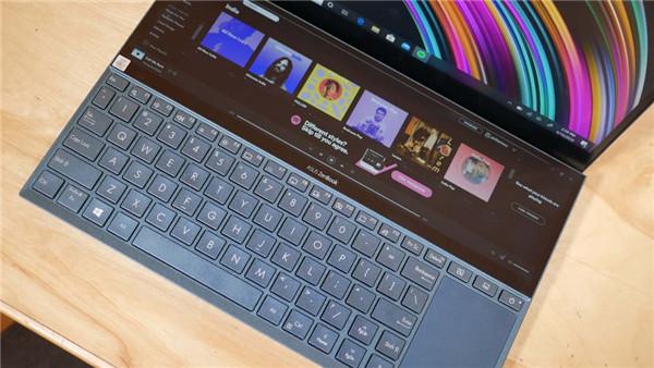 华硕ZenBook Duo全面评测：高颜值、强性能的双屏笔记本电脑