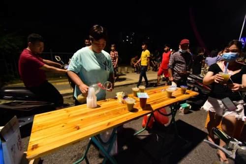 盘点北海地摊的十大畅销商品，亲眼见证卖这些东西最挣钱