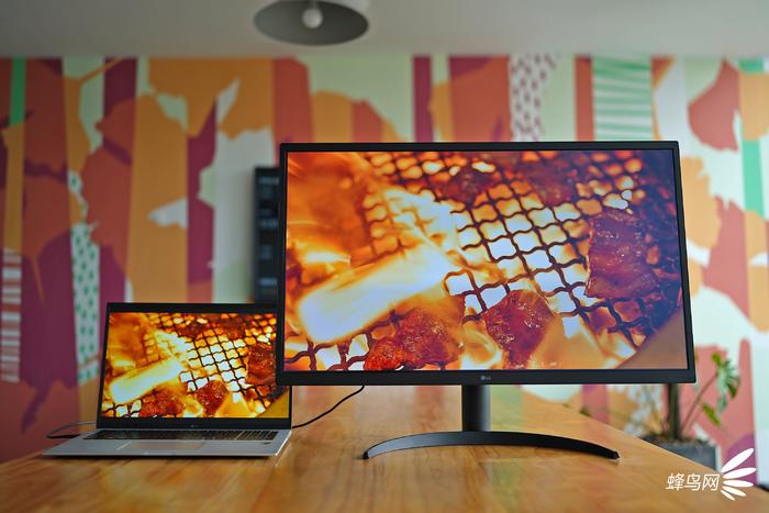 10位色深 极佳色准 LG 32EP950OLED显示器评测