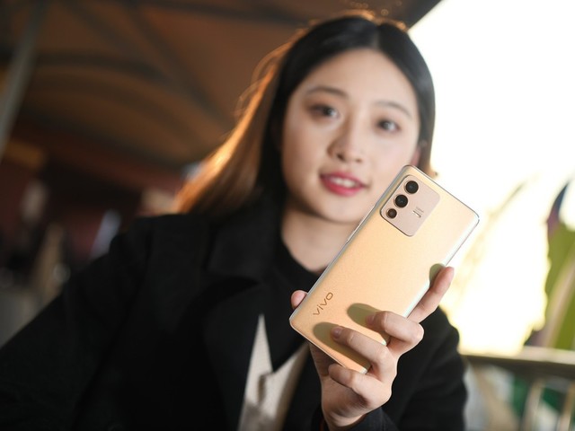 拒绝握砖头 2022轻薄性能机只看这几款