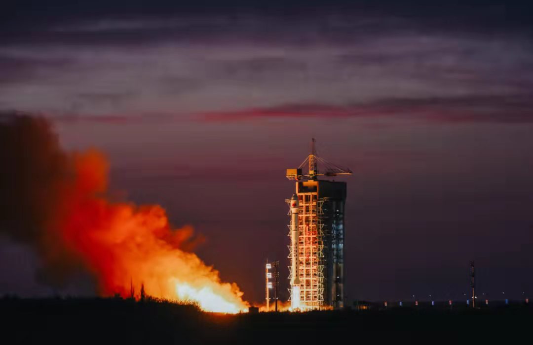 长征四号丙火箭成功发射陆地探测一号01组B星，将与A星在轨组网