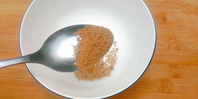 街边3元一个的烤肠，教你在家做，太香了，孩子每天都想吃