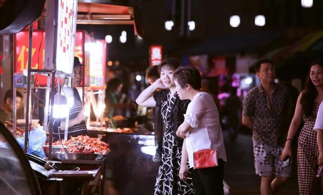 没想到地摊竟然还能这么摆？长沙最全的摆摊攻略都在这里了