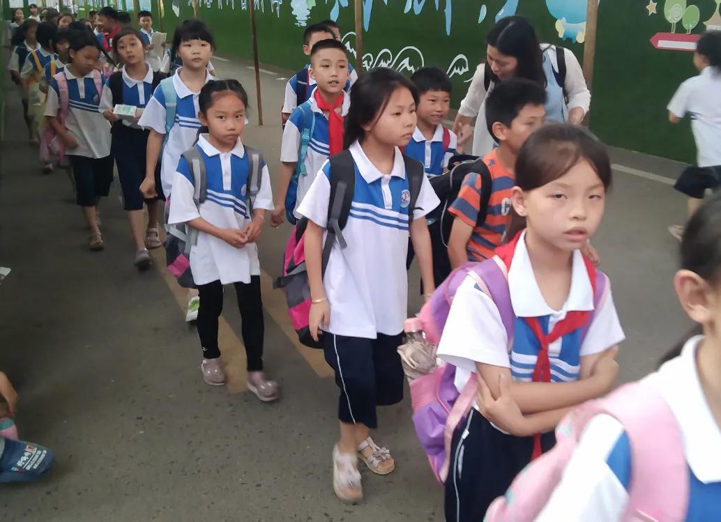 8090性比例失衡是重男轻女所致，有人说：判断有误