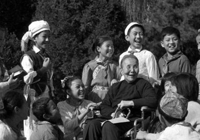 到现在依旧默默无闻的人，不妨读一下冰心的语录，会影响自己一生