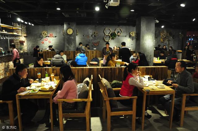如果给你一家店，我一定会选择开这三种店，顾客一定多