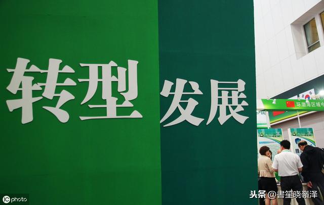 在传统实体店中，品牌营销与自复式营销应当如何应用？