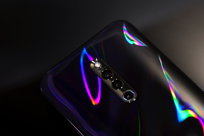 vivo X27 Pro评测：6.7英寸巨屏+4800万夜景微距三摄
