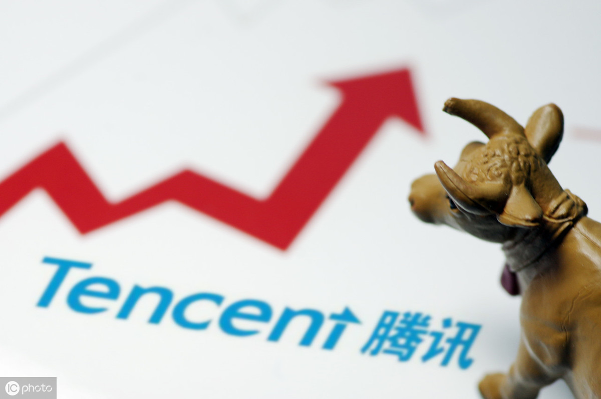 马化腾身价超2500亿，微信却几乎不收费，腾讯到底是怎么挣钱的？