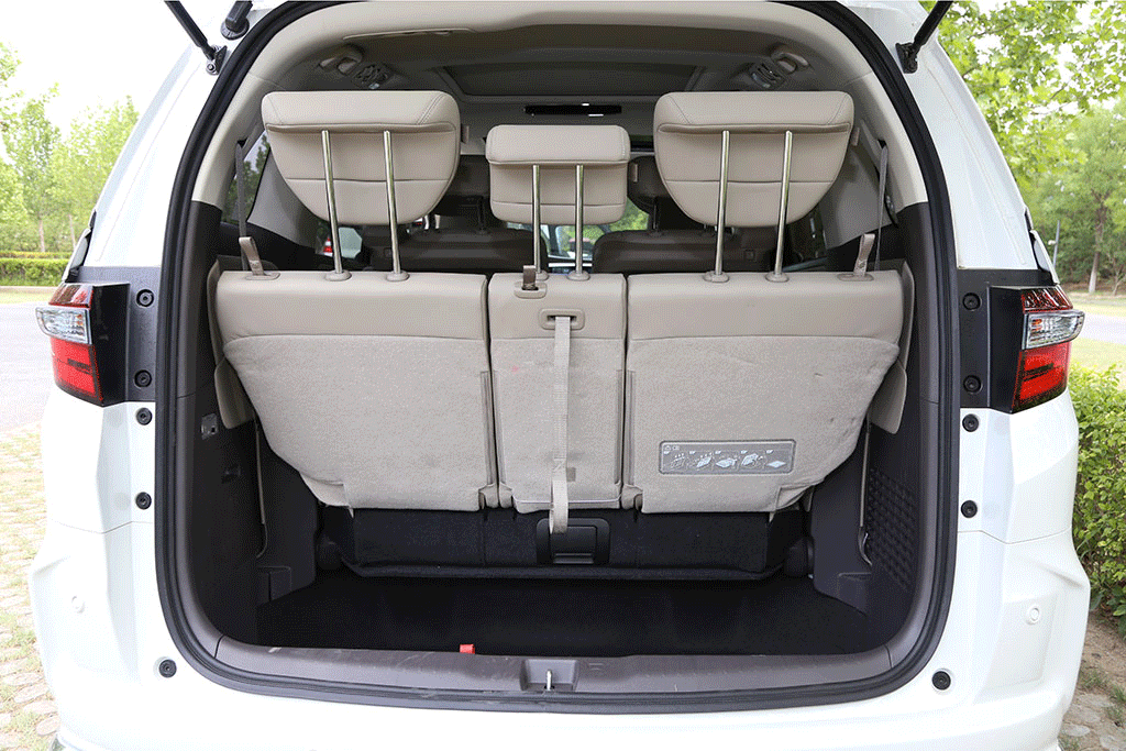最适合家用的本田车，全系7座油耗才5.9L，配电滑门和2个空调