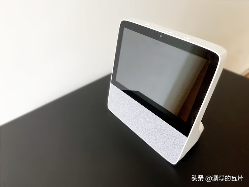 功能升级，但还不够智能——小度在家智慧屏X8