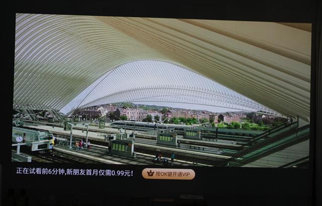 高端家用投影哪家强？极米H3 VS 坚果J9 对比分析评测