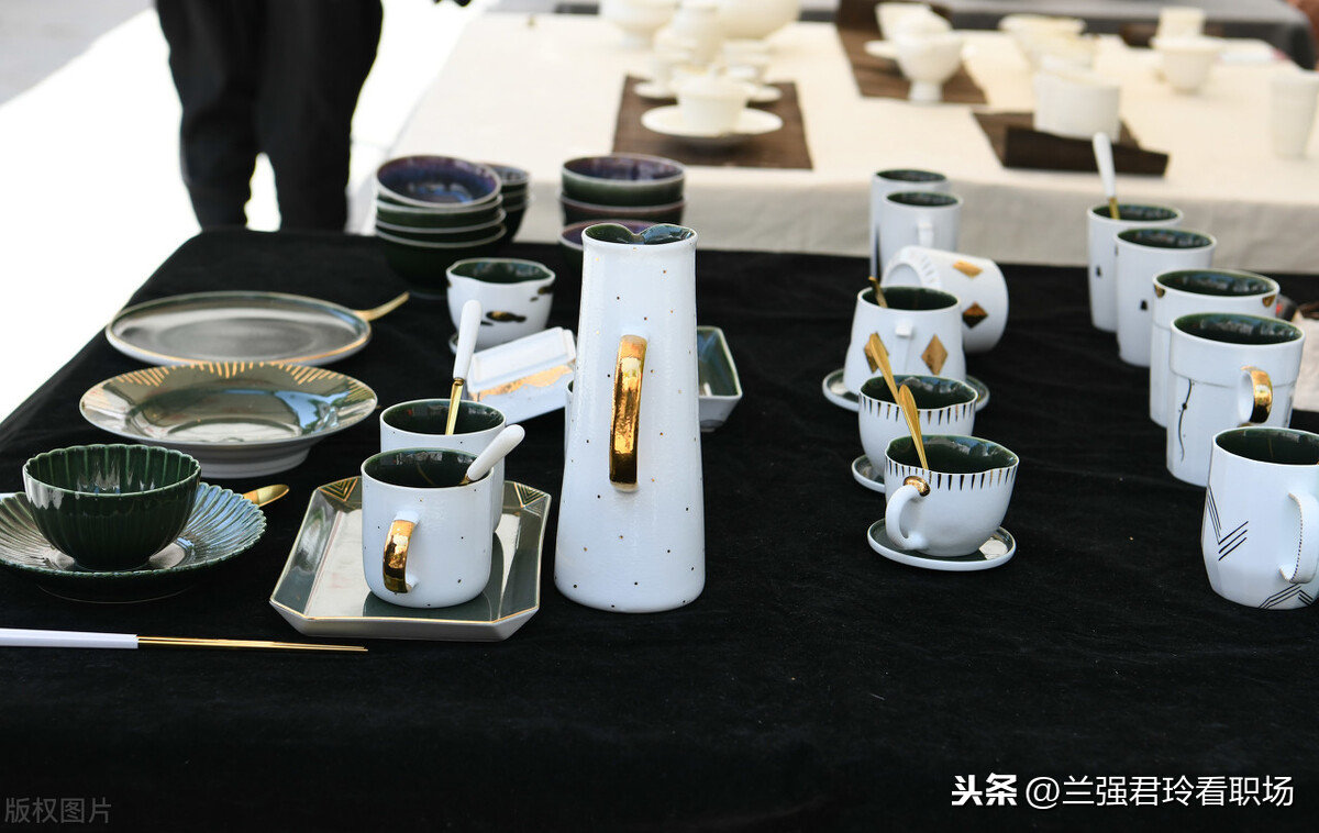 想摆地摊，不知道卖什么和在哪里进货？给你以下几种参考