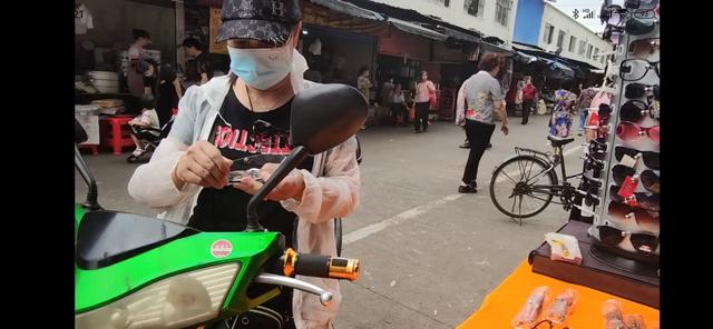 摆地摊干货经验分享，哪里摆摊比较好？如何选择地点
