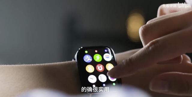 这五款智能手表谁更值得入手？看完专业人士的评测可能会有思路