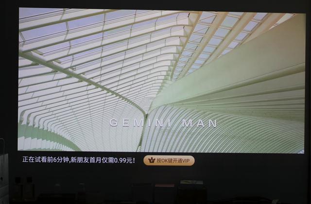 高端家用投影哪家强？极米H3 VS 坚果J9 对比分析评测