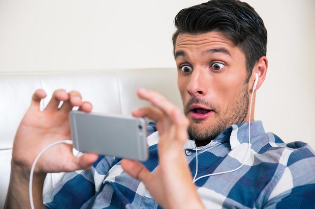 宅在家里WIFI卡顿可不行！3个小步骤，让你家网速重新快起来