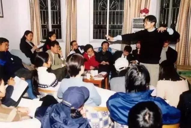 阿里巴巴成立20周年，55岁的马云卸任阿里巴巴集团董事局主席