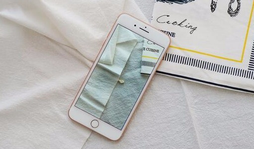 谈一谈末代经典小屏iPhone 8用了一年的真实感受！