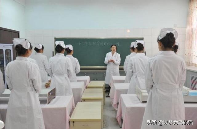 初中毕业不读书，学这6个“技能”找工作也容易，收入也不低