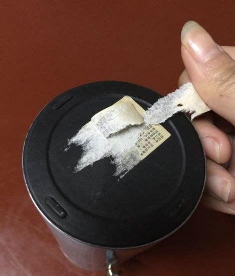 撕不干净的标签，黏糊糊的胶水，4种方法助你轻而易举刮干净