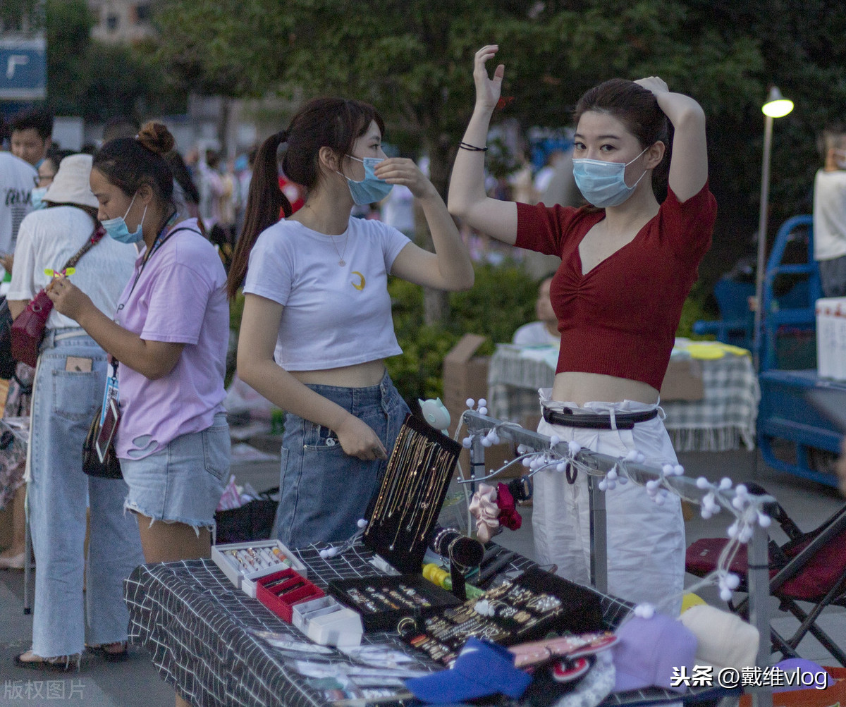 2020年地摊经济时代，地摊上卖这些会有人排队购买，成本低利润高