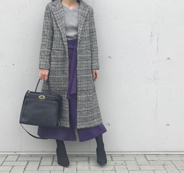 冬季提升品位的必备品是灰色大衣，女士搭配的18选